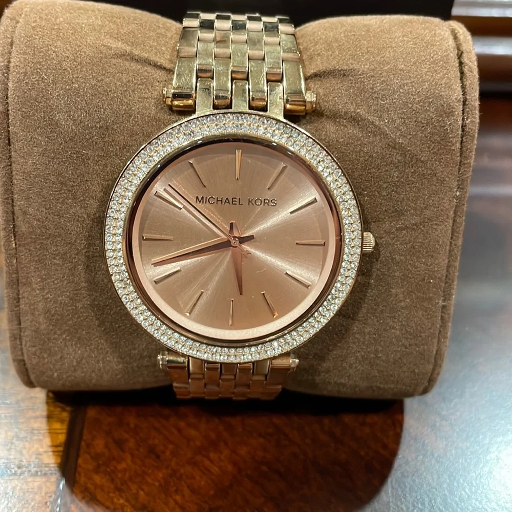 Michael Kors watch - Picture 1 of 3